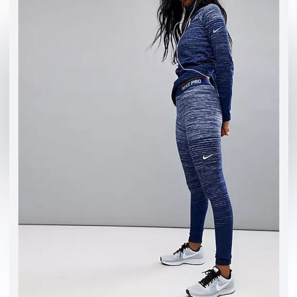 Ladies Nike Pro Hyperwarm England Nordic Print Leggings Size Medium - Picture 2 of 14